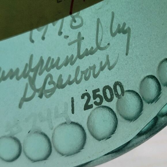 VTG Fenton Emerald Green Bell "The Arrival" BIRTH OF A SAVIOR SERIES EUC -Signed - Picture 9 of 11